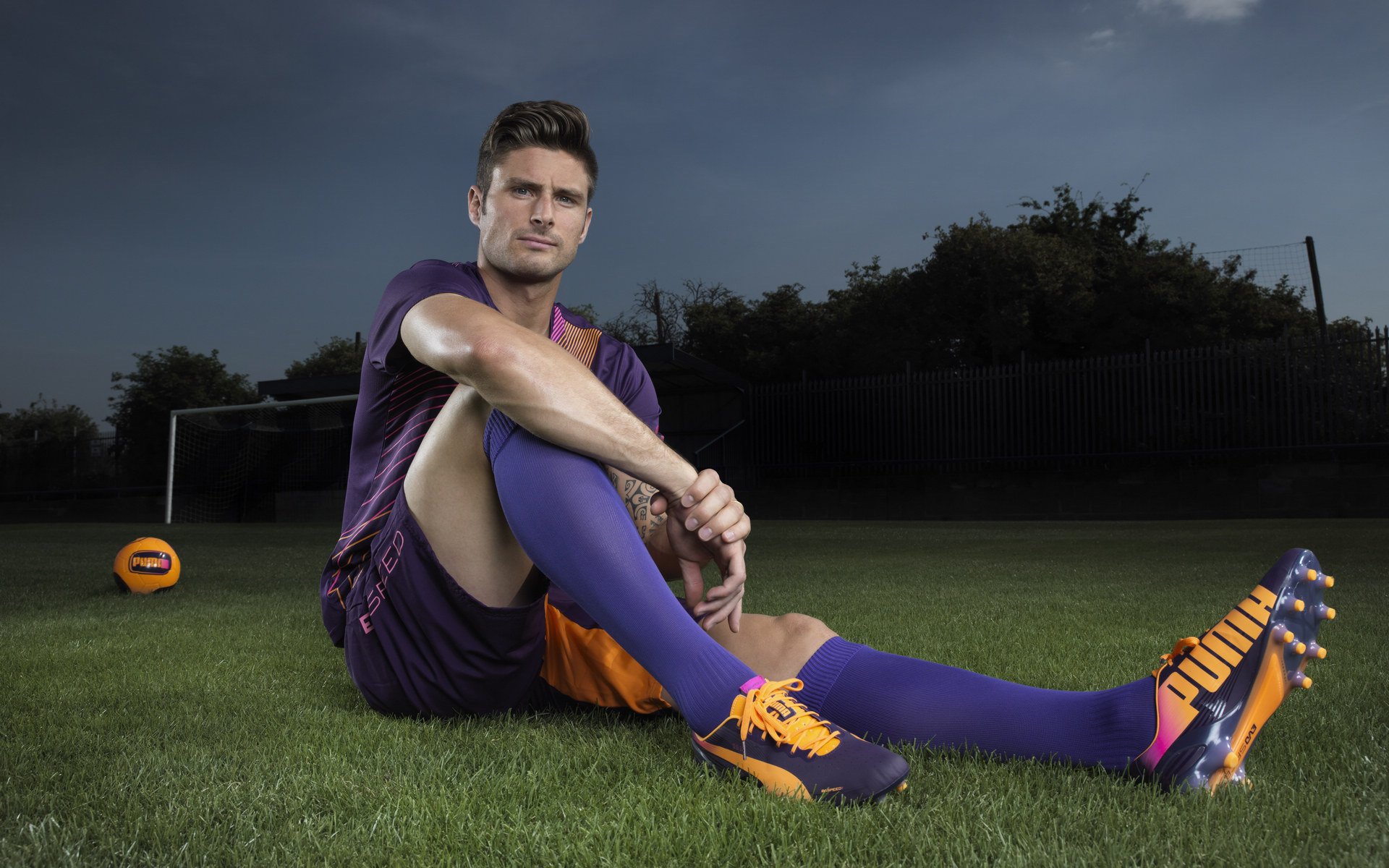 哈兰德连场破门,英超射手榜领跑者不可阻挡,哈兰德能否超越c罗